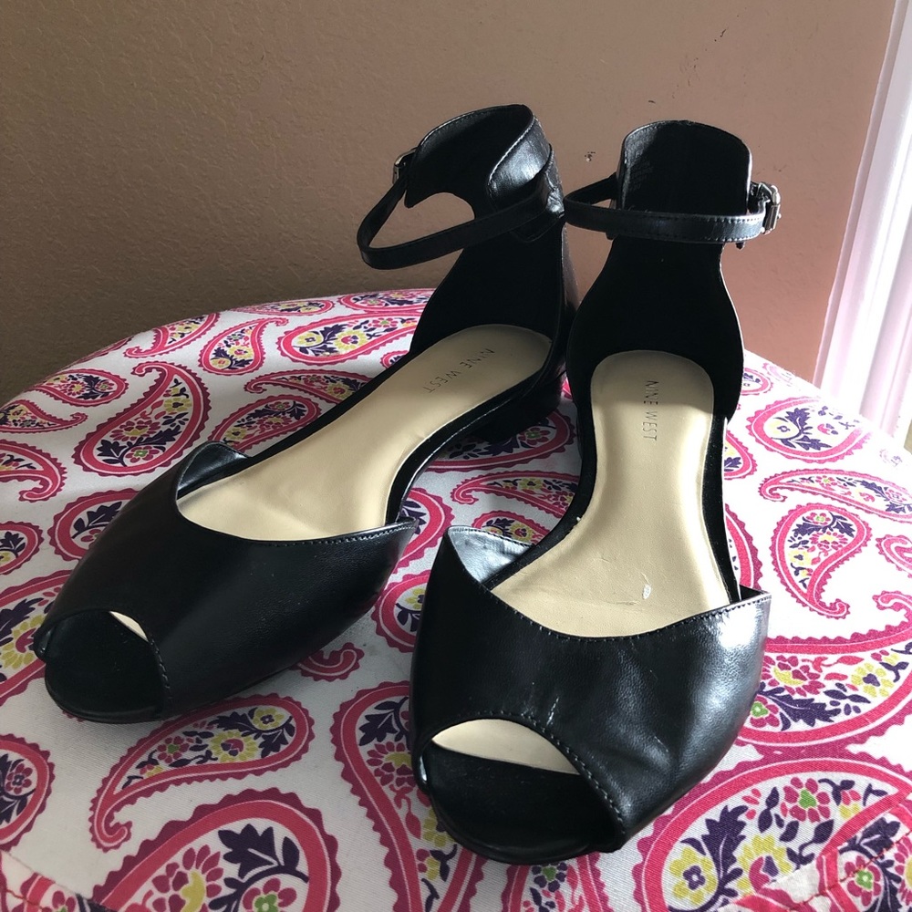 Nine West peep toe sandal